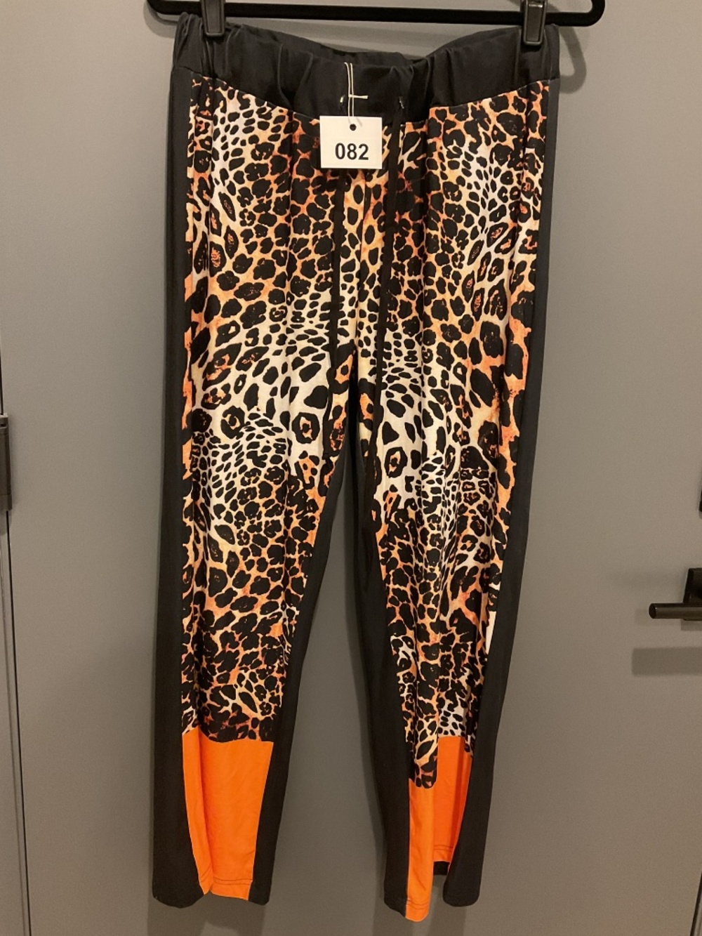 Black Leggings with leopard print